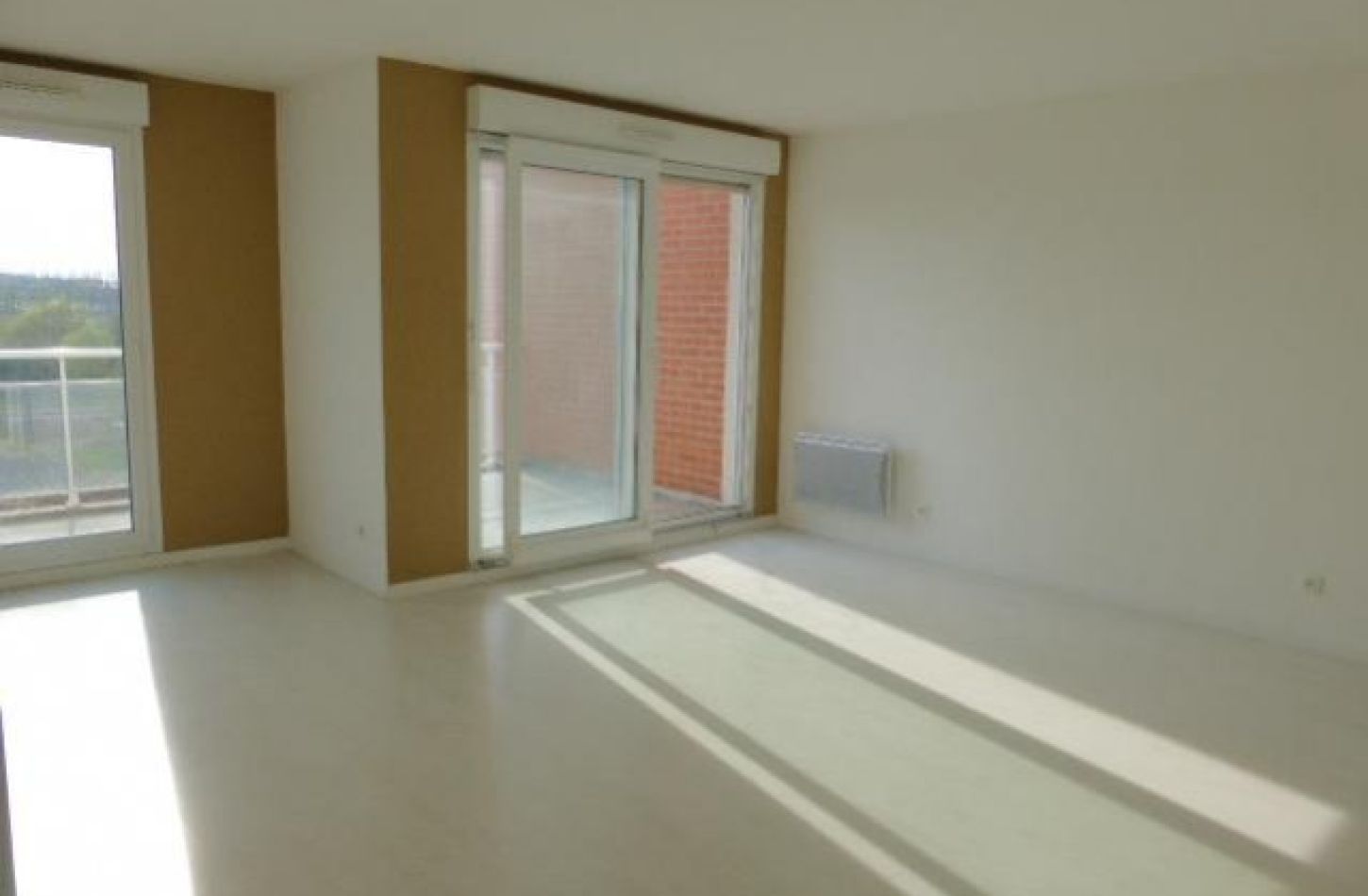 Location commerce à Villeneuve-d'Ascq - Ref.VA-LOC-750/MOIS + CH 93 
